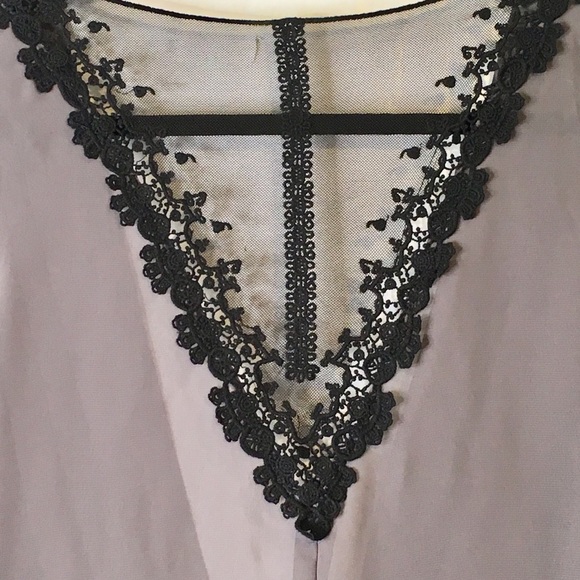 NWOT Beautiful Romantic Lace Backless Blouse - Picture 4 of 8